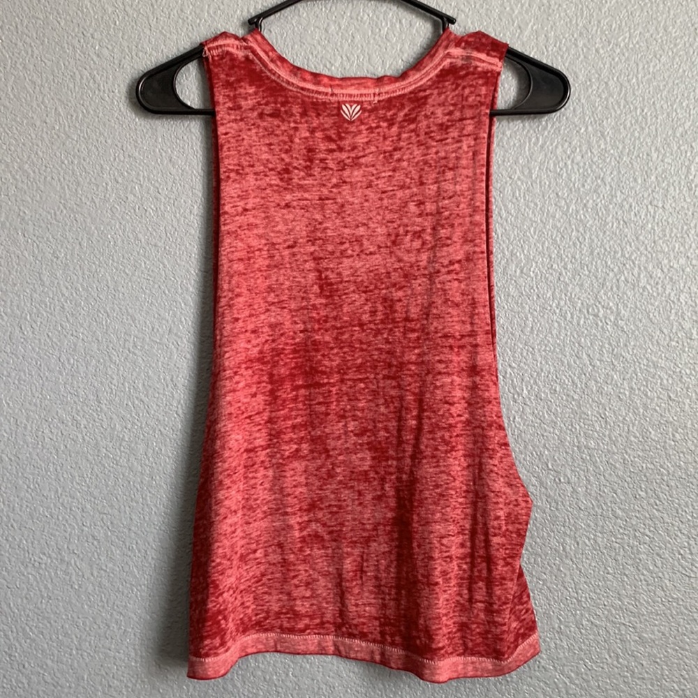 Cut Off Style Tank Top - Picture 4 of 8